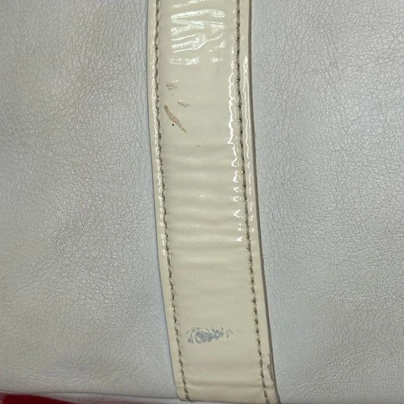 Elegant Cream Tote Bag - Picture 8 of 10